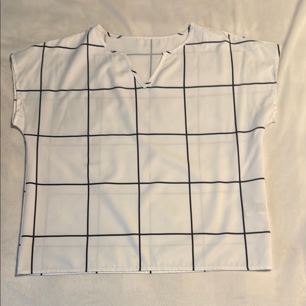 SHEIN Black and White Grid Short Sleeve Top